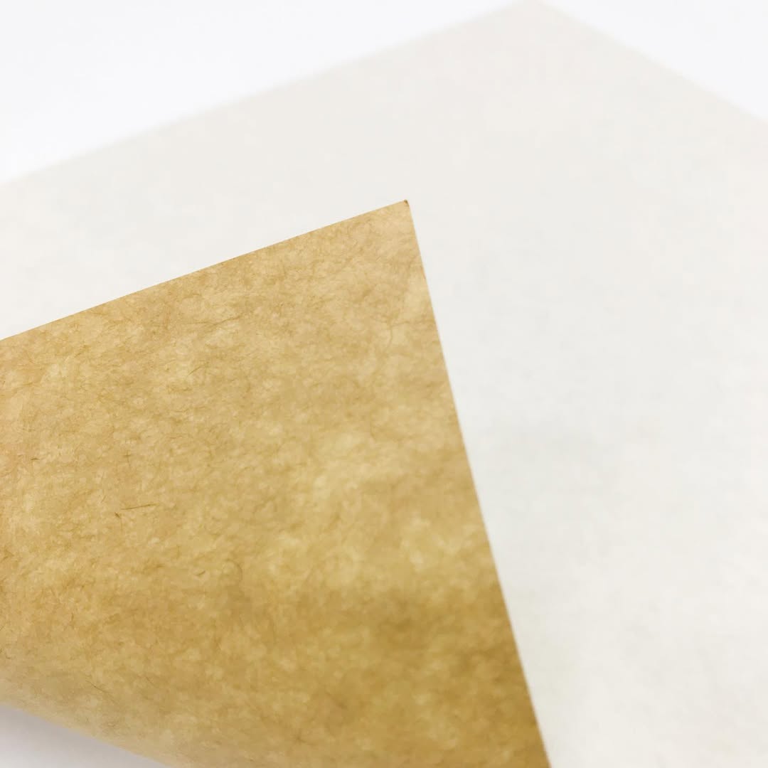 グランスノーの魅力と活用アイデア　冬の情景を閉じ込めた紙